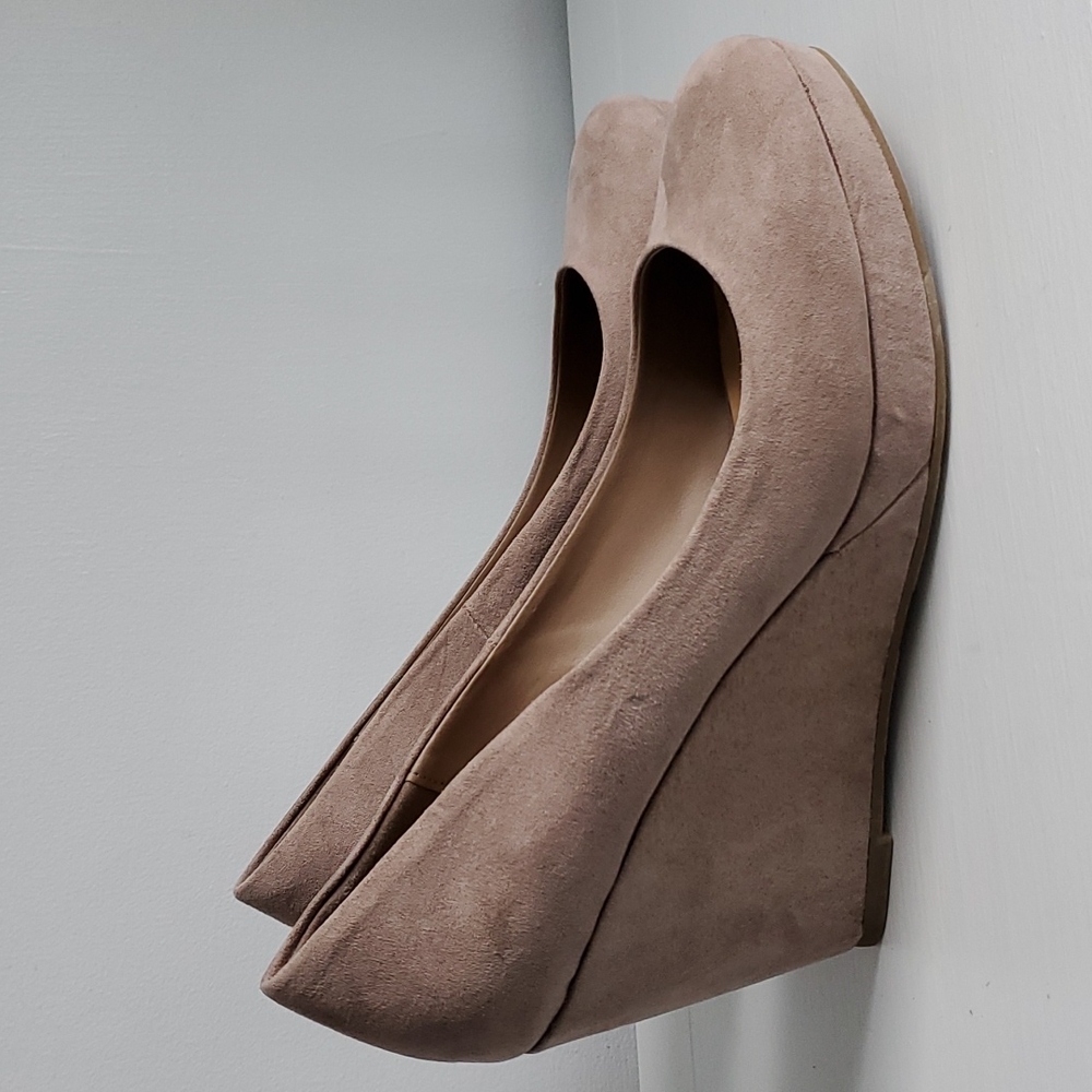 Apt. 9 Kensington Taupe Faux Suede Wedge Heels, 9.5M